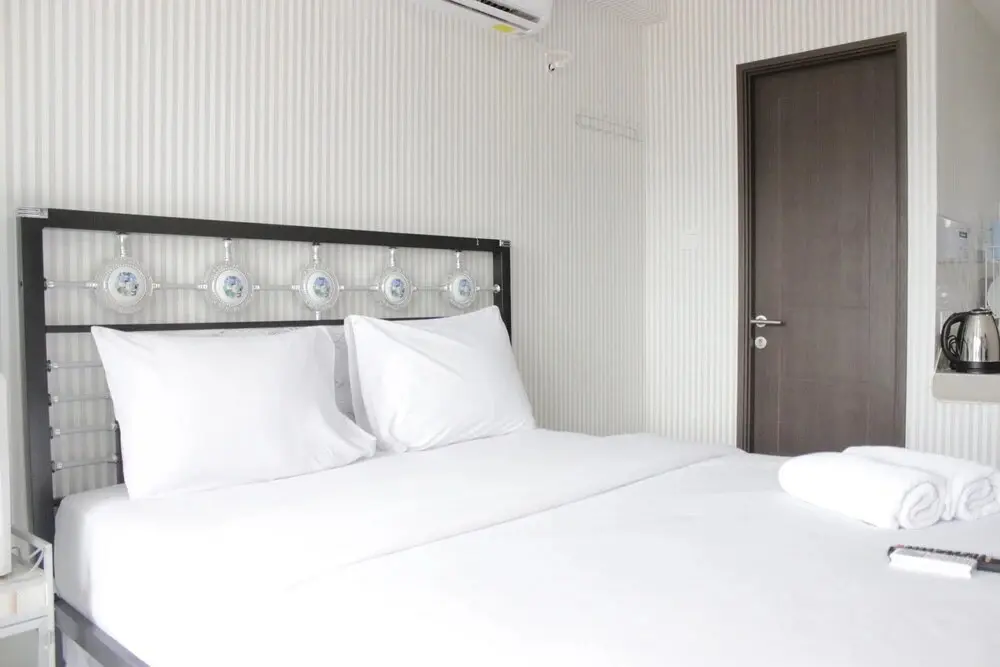Бандунг: Chic and Comfy Studio Room at Mekarwangi Square Apartment Cibaduyut