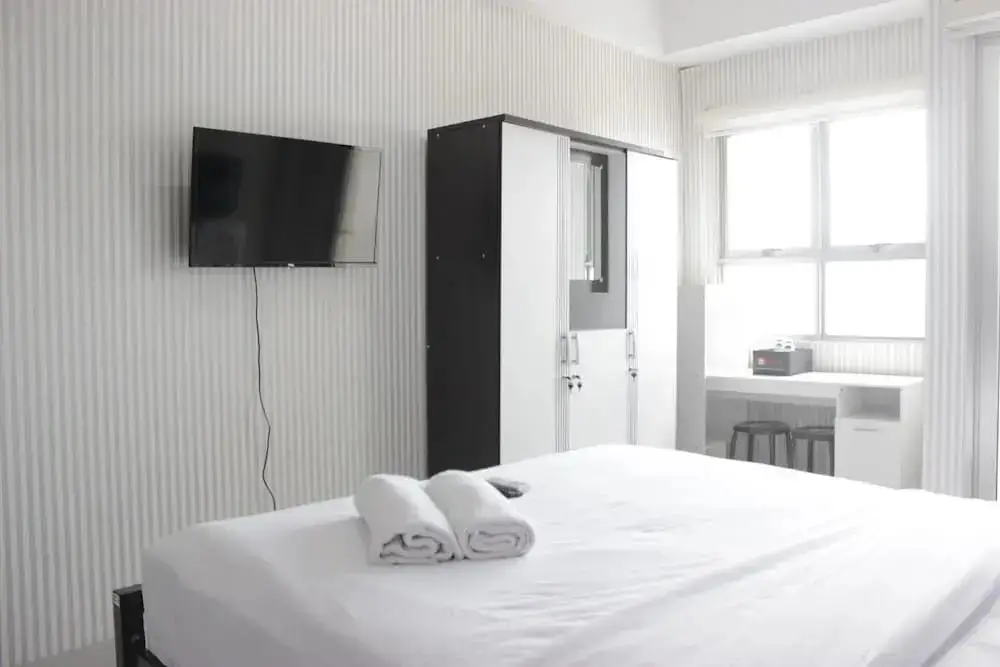 Бандунг: Chic and Comfy Studio Room at Mekarwangi Square Apartment Cibaduyut