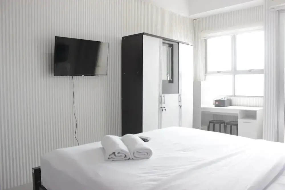 Бандунг: Chic and Comfy Studio Room at Mekarwangi Square Apartment Cibaduyut