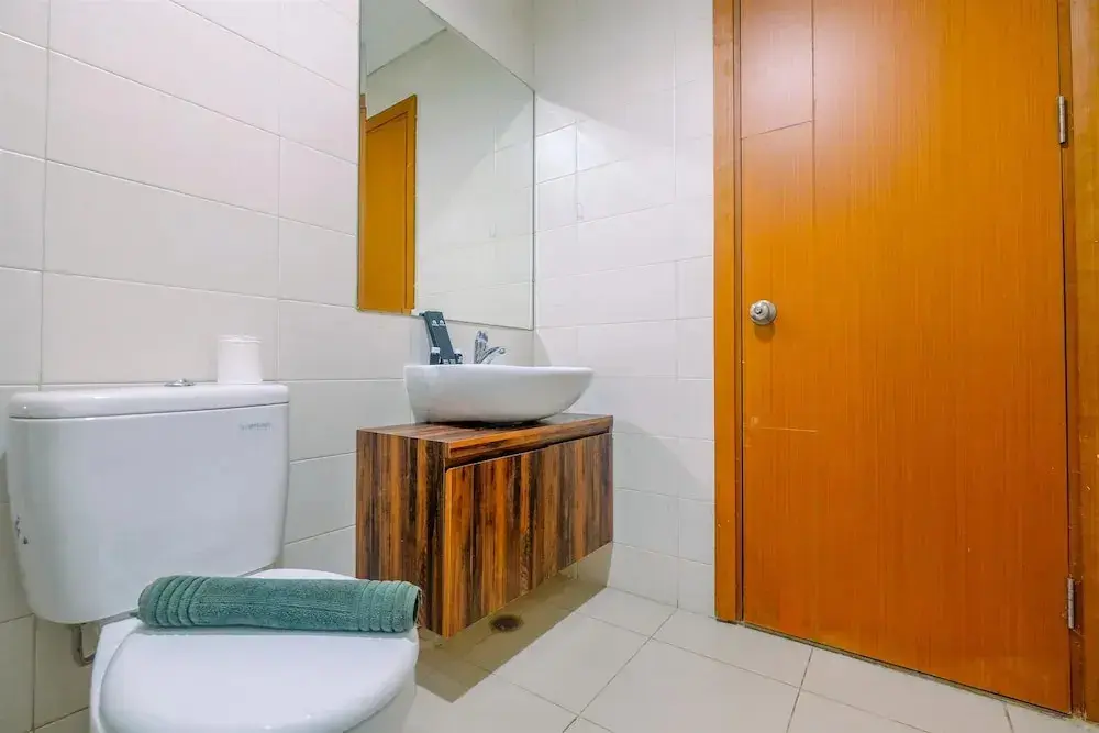 Джакарта: Fully Furnished Apartment with Comfortable Design 1BR Woodland Park Residence
