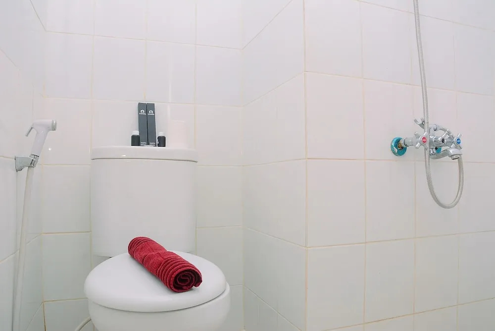 Джакарта: Simply and Homey Studio at Green Pramuka Apartment