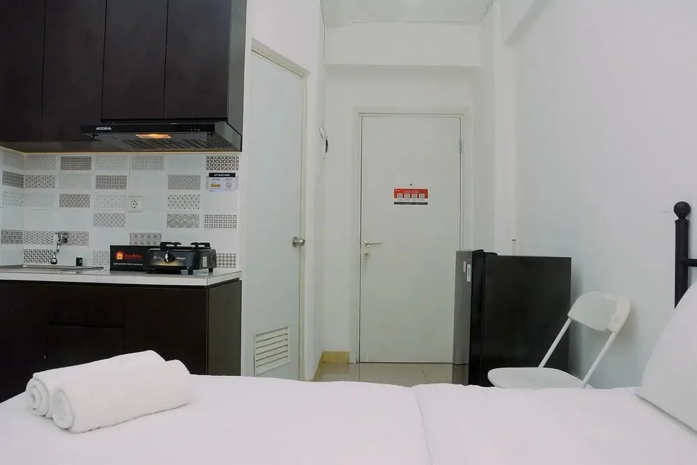 Джакарта: Simply and Homey Studio at Green Pramuka Apartment