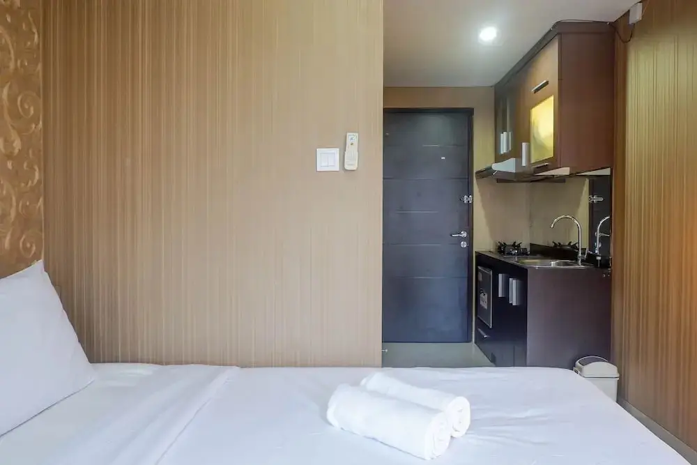 Сурабая: Relaxing and Stylish Studio at Tamansari Papilio Apartment