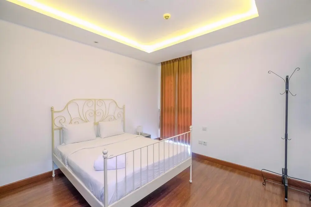 Джакарта: Elegant 2BR with Study Room Essence Dharmawangsa Apartment