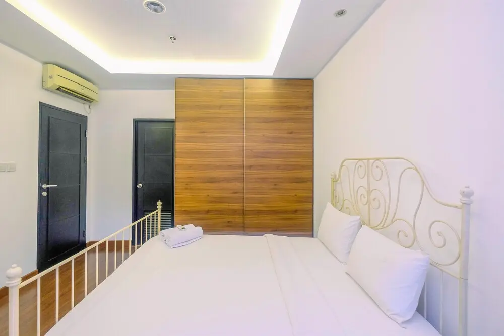 Джакарта: Elegant 2BR with Study Room Essence Dharmawangsa Apartment