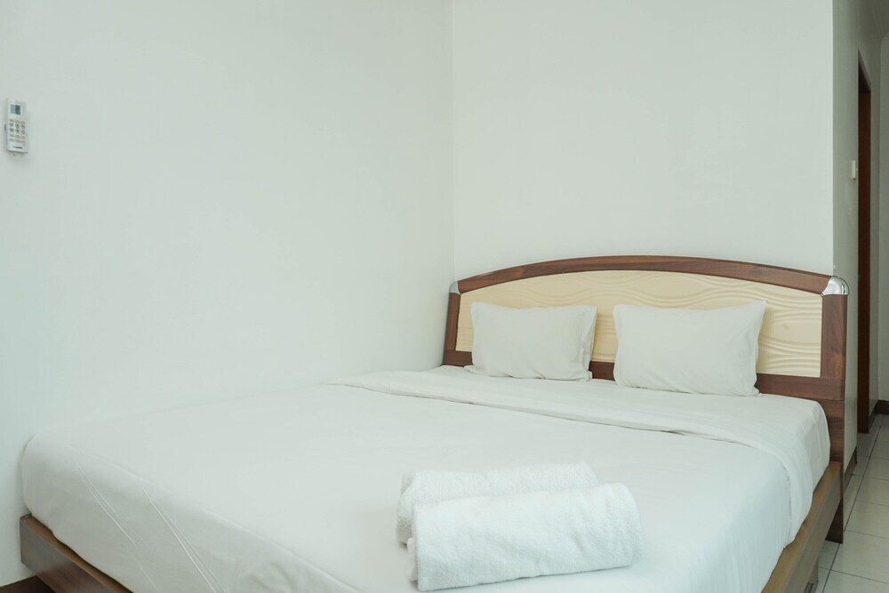 Джакарта: Spacious and Good 3BR Pangeran Jayakarta Apartment
