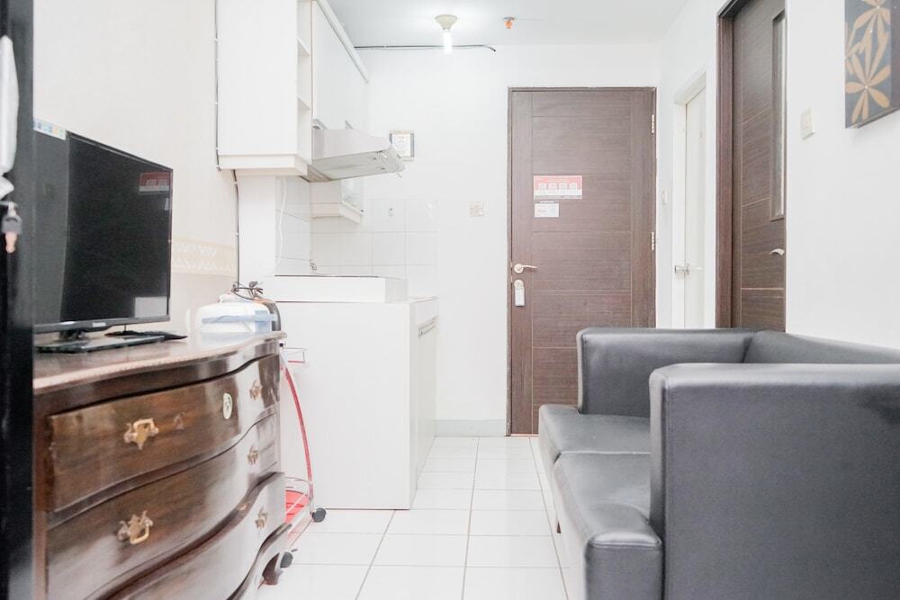 Южный Тангеранг: Delightful 2BR at Sky View Apartment Serpong near BSD
