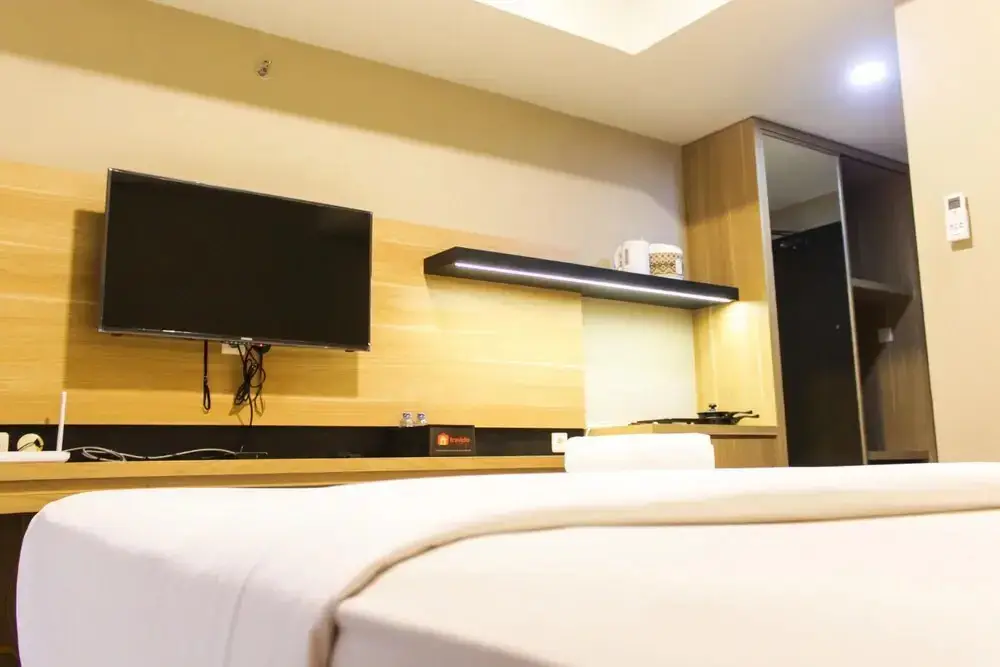 Чикаранг: Cozy and Comfortable Studio (No Kitchen) Apartment at Mustika Golf Residence