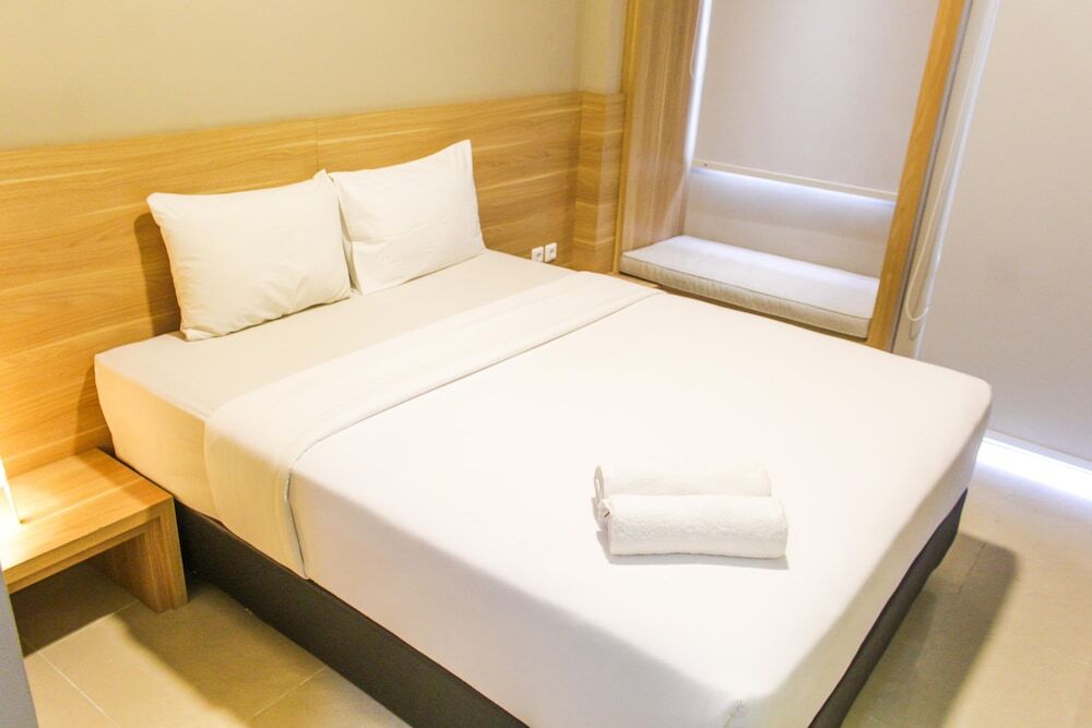 Чикаранг: Cozy and Comfortable Studio (No Kitchen) Apartment at Mustika Golf Residence