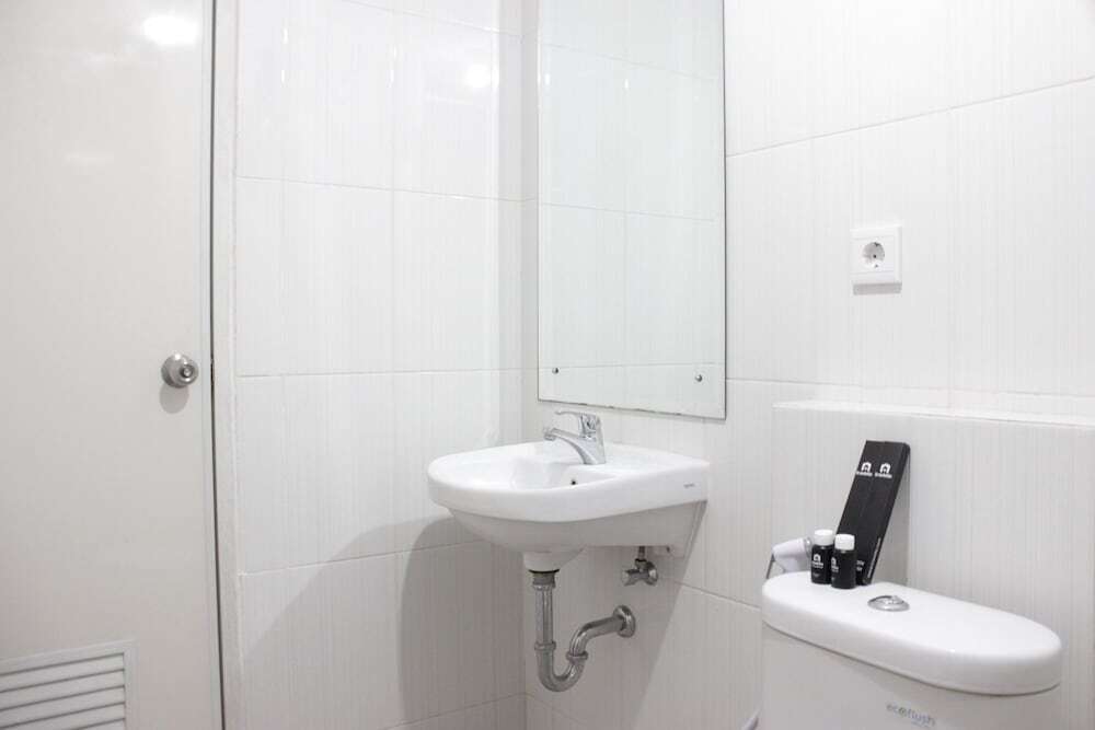 Бандунг: Spacious 2BR Apartment at Newton Residence near Toll Buah Batu
