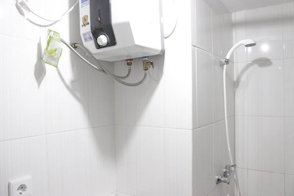 Бандунг: Spacious 2BR Apartment at Newton Residence near Toll Buah Batu