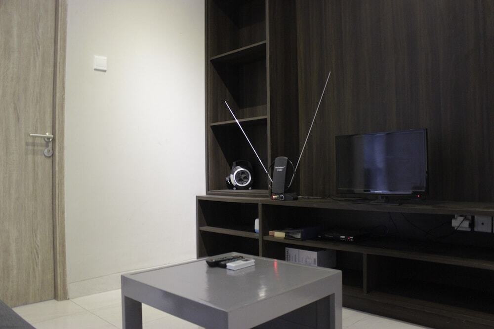Бандунг: Spacious 2BR Apartment at Newton Residence near Toll Buah Batu