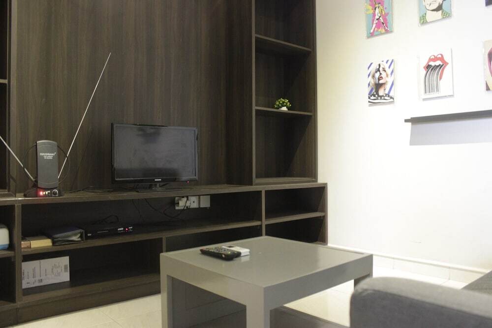 Бандунг: Spacious 2BR Apartment at Newton Residence near Toll Buah Batu