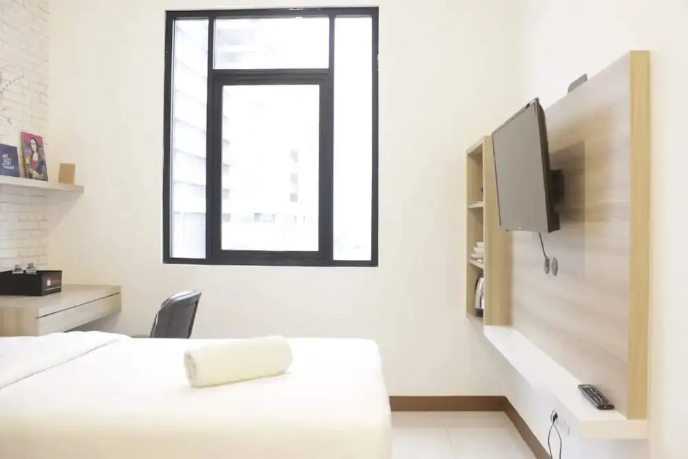 Бандунг: Minimalist Studio Semi Apartment at The Lodge Paskal near BINUS University