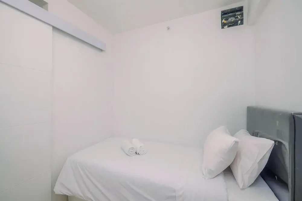 Джакарта: Clean and Simply Cozy 2BR Bassura City Apartment