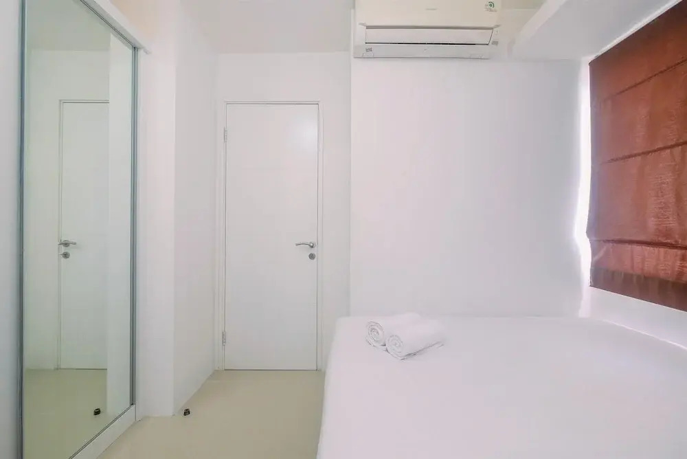 Джакарта: Clean and Simply Cozy 2BR Bassura City Apartment