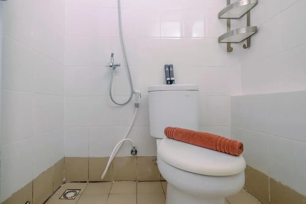 Джакарта: Simply Good Studio Bassura City Apartment