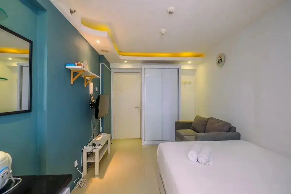 Джакарта: Simply Good Studio Bassura City Apartment