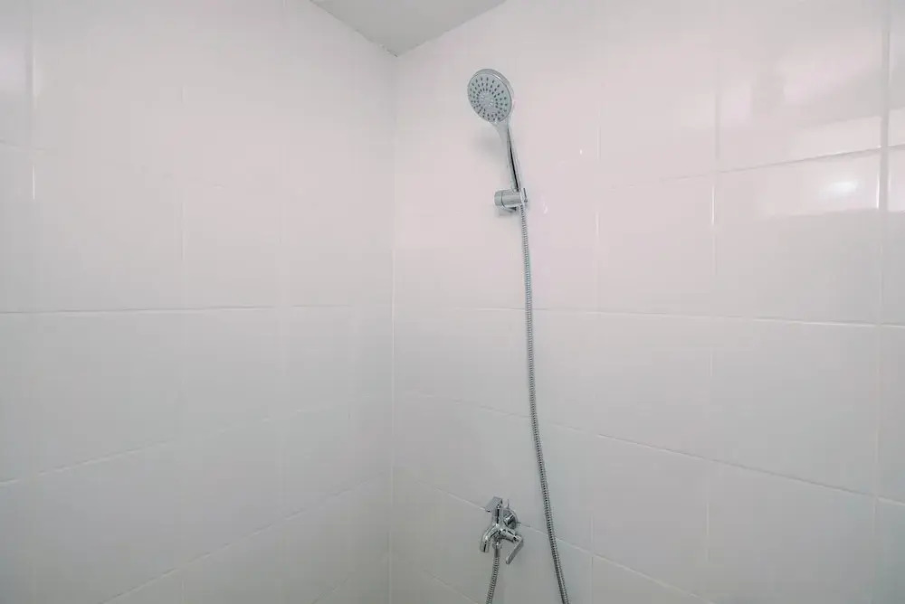 Джакарта: Simply Good Studio Bassura City Apartment