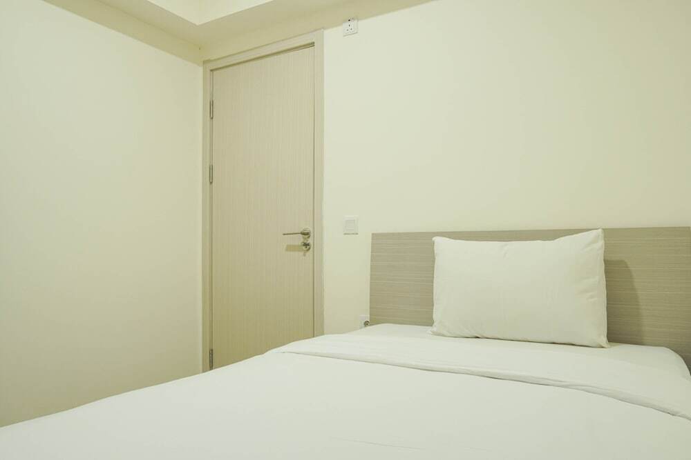 Сибату: Comfy and Modern 2BR at Meikarta Apartment
