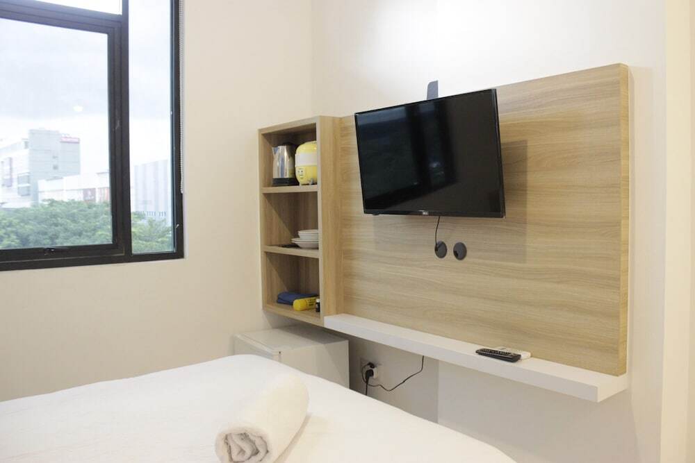 Бандунг: Pleasant Studio Semi Apartment at The Lodge Paskal near BINUS University