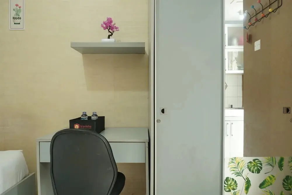 Депок: Comfort and Strategic Studio Apartment Margonda Residence 2 near UI