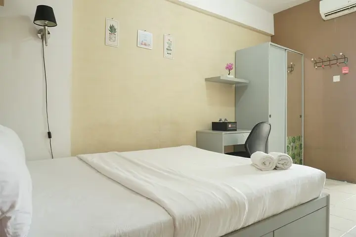 Депок: Comfort and Strategic Studio Apartment Margonda Residence 2 near UI
