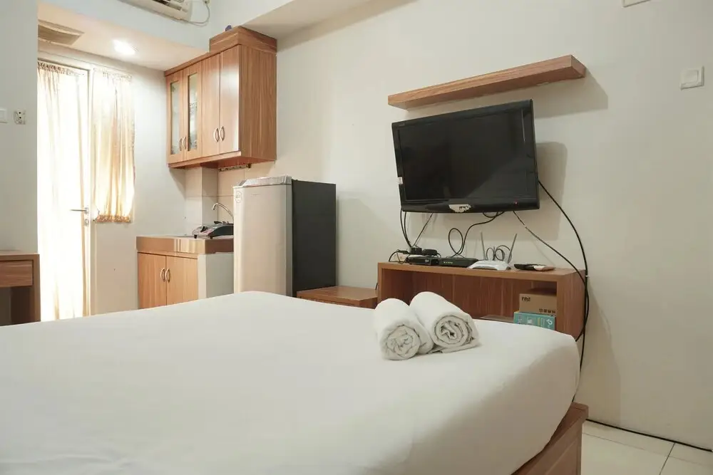 Депок: Cozy and Strategic Place Studio at Margonda Residence 4 Apartment
