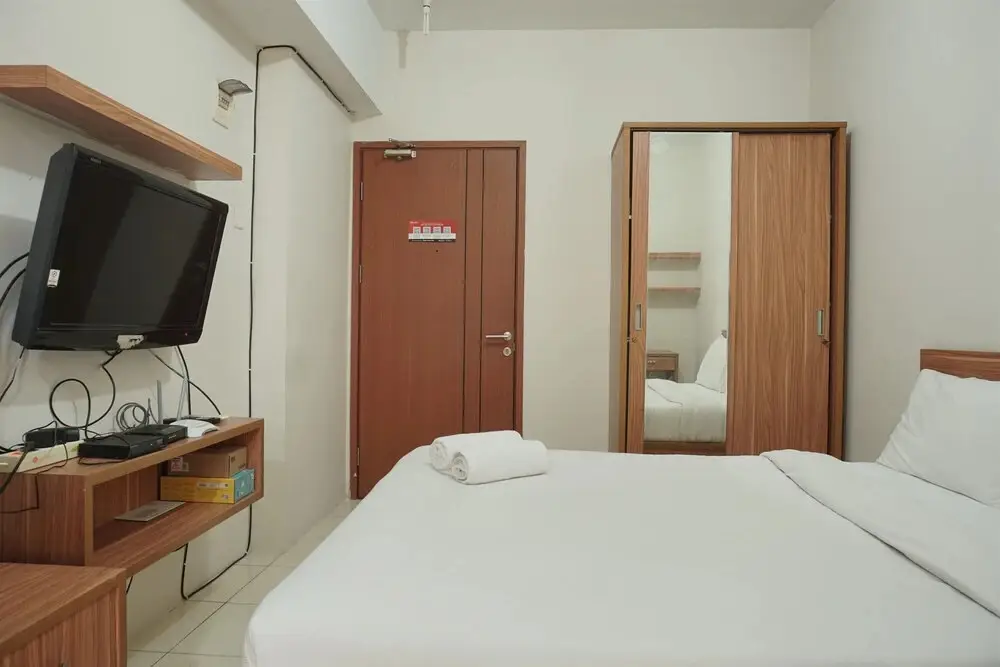 Депок: Cozy and Strategic Place Studio at Margonda Residence 4 Apartment
