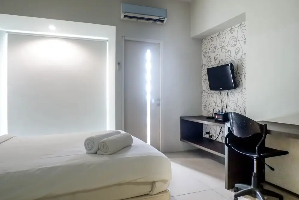 Сурабая: Classic Modern Studio Room Apartment at The Square Surabaya