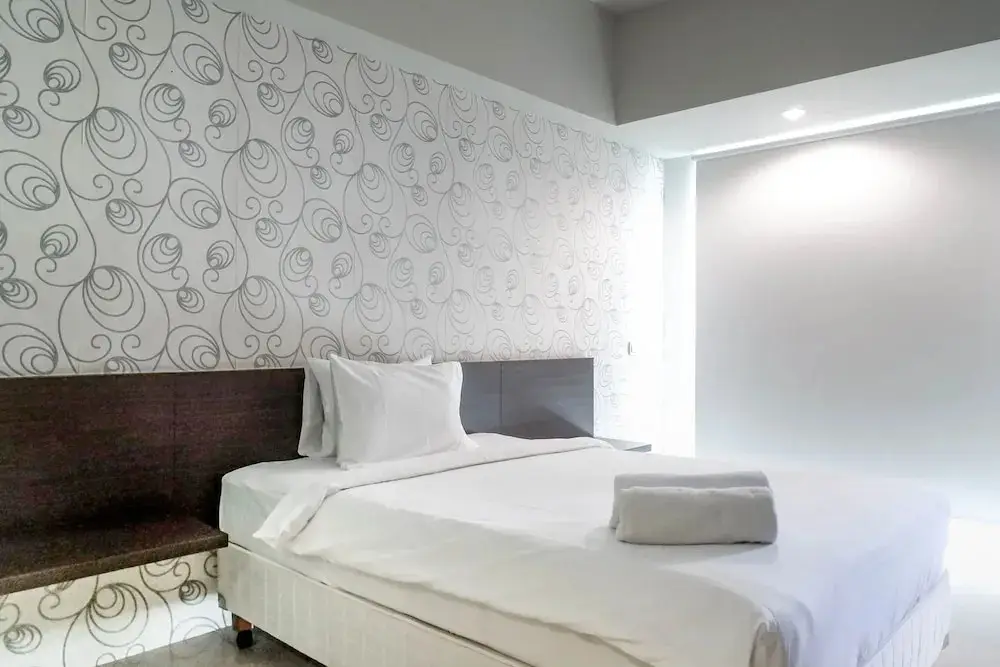 Сурабая: Classic Modern Studio Room Apartment at The Square Surabaya