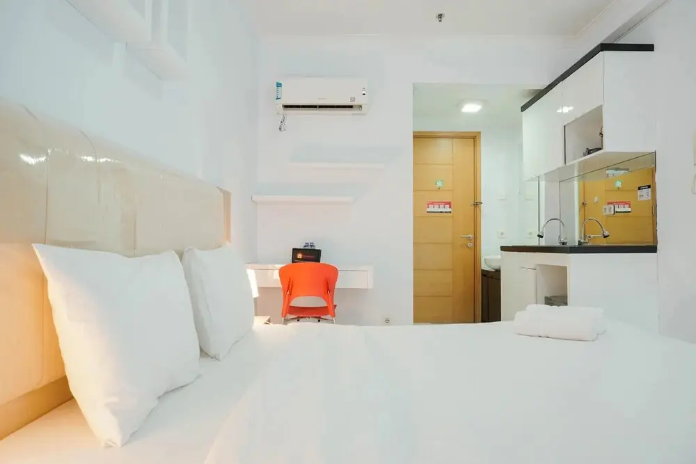 Джакарта: Simply Strategic and Homey Studio Signature Park Tebet Apartment