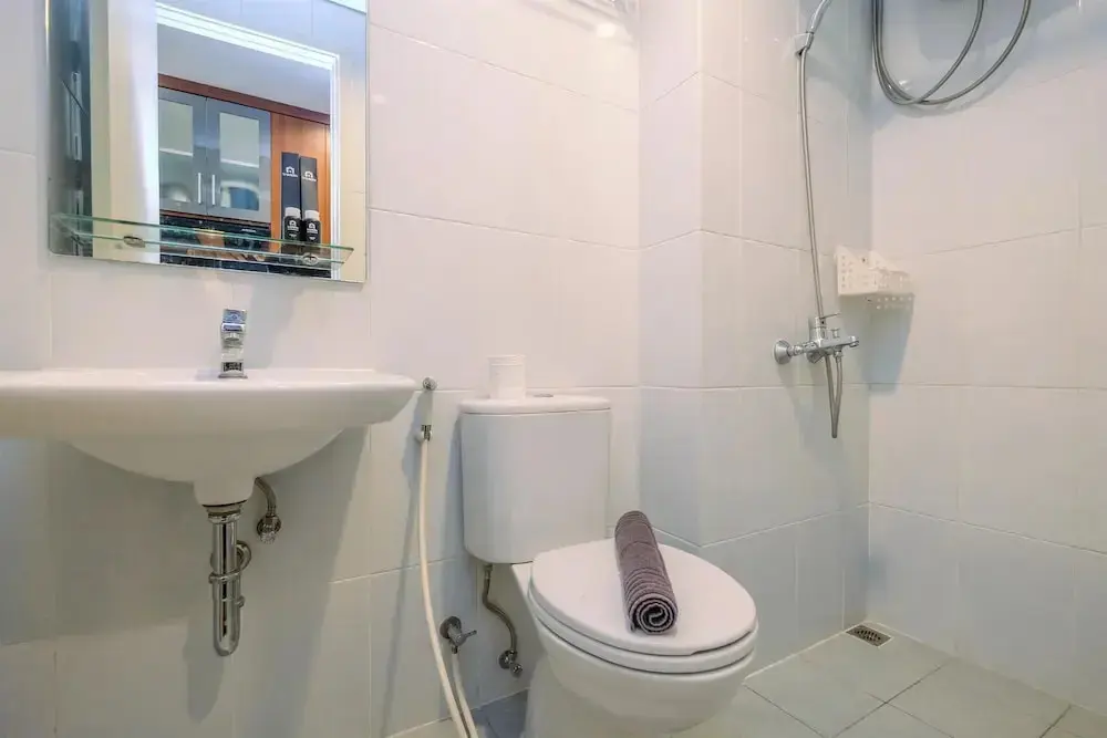 Бекаси: Modern and Compact Studio at Patraland Urbano Apartment