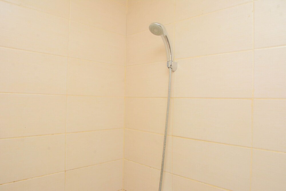 Джакарта: Cozy and Homey Studio at Belmont Apartment