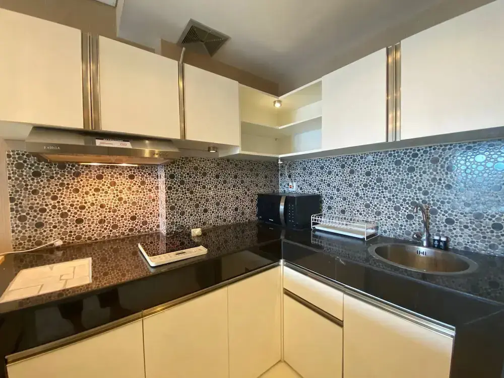 Бандунг: Deluxe & Well Appointed 2BR at El Royale Apartment