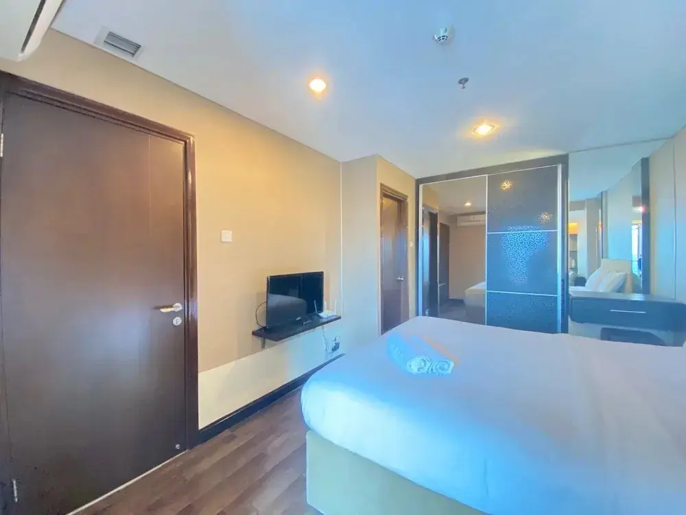 Бандунг: Deluxe & Well Appointed 2BR at El Royale Apartment