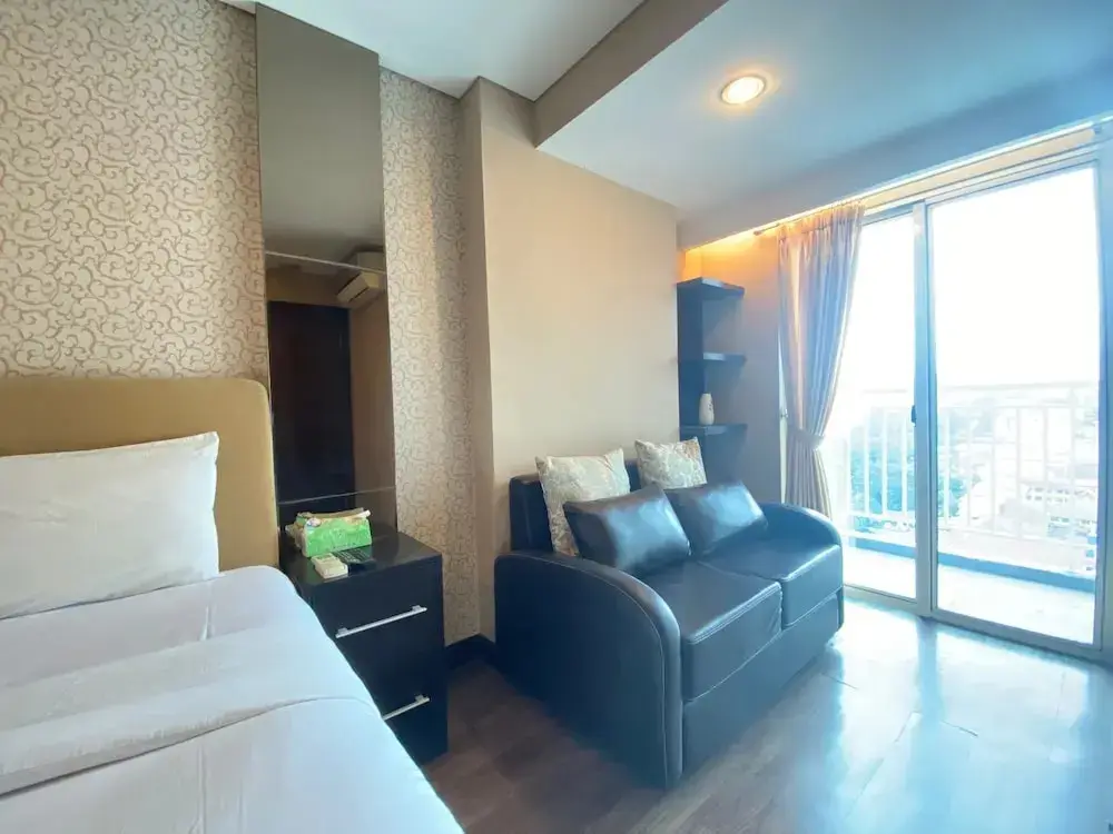 Бандунг: Deluxe & Well Appointed 2BR at El Royale Apartment