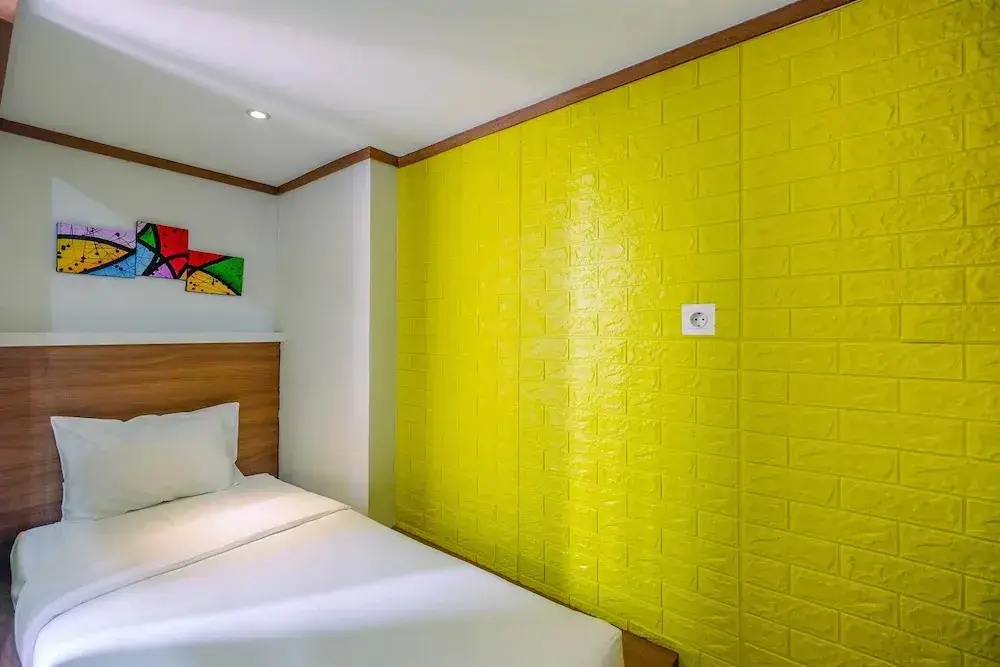 Депок: Comfort Studio with Bunk Bed at Dave Apartment