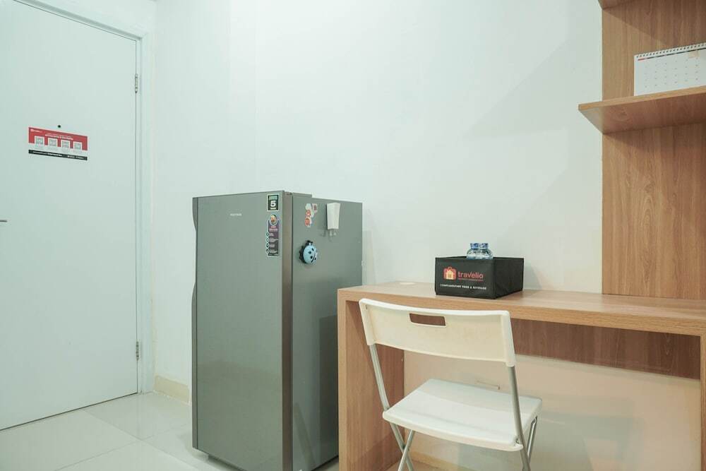 Джакарта: Lovely and Strategic Studio at Green Pramuka Apartment