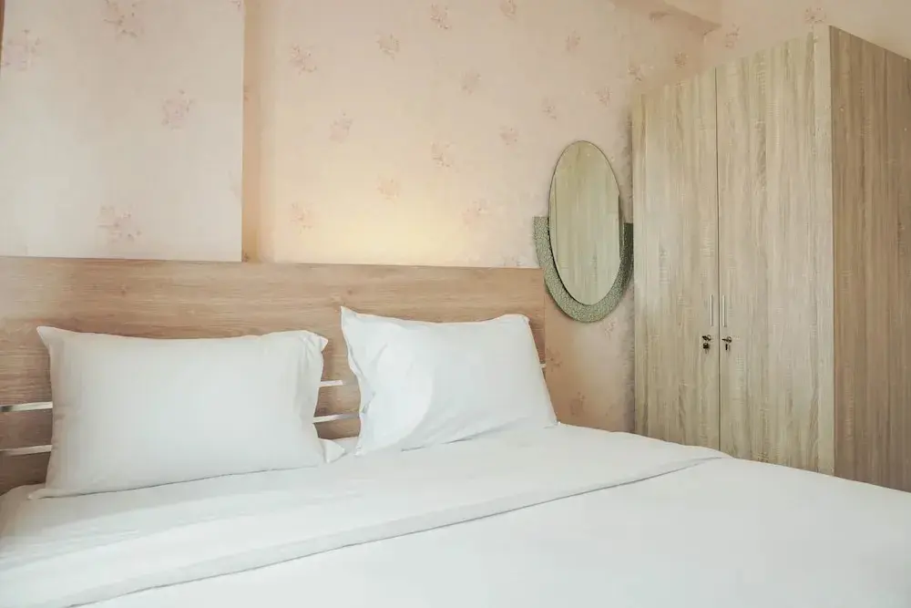Джакарта: Comfort 2BR Green Pramuka City Apartment near Shopping Center