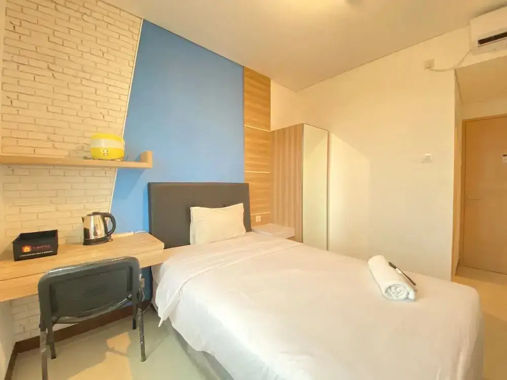 Бандунг: Comfortable Studio Semi Apartment at The Lodge Paskal near BINUS University
