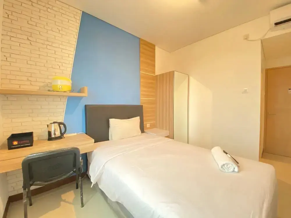 Бандунг: Comfortable Studio Semi Apartment at The Lodge Paskal near BINUS University