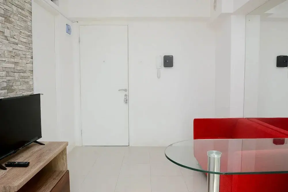 Джакарта: 2BR Comfy Bassura City Apartment