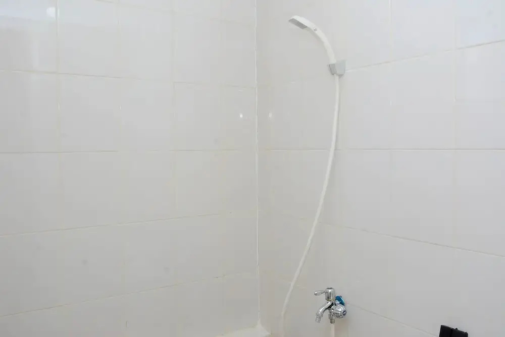 Джакарта: 2BR Comfy Bassura City Apartment