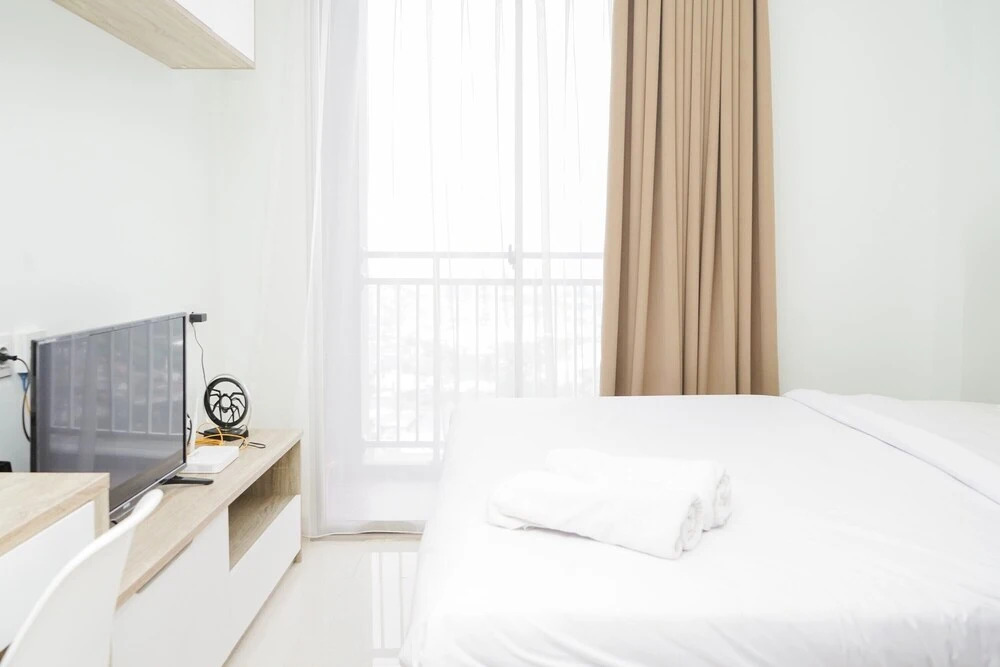 Тангеранг: Comfort and Elegant Studio Apartment at Springwood Residence