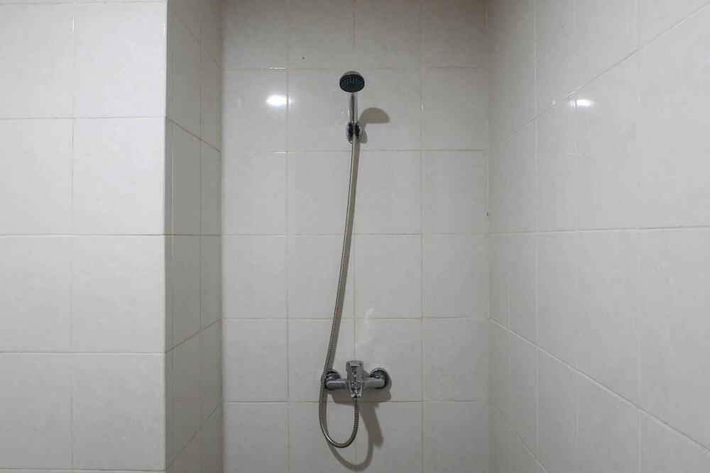 Сурабая: Spacious Comfortable 1BR Apartment at My Tower Surabaya