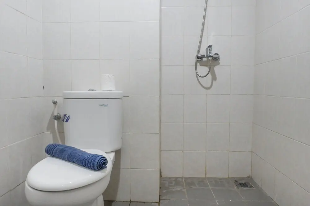 Сурабая: Spacious Comfortable 1BR Apartment at My Tower Surabaya