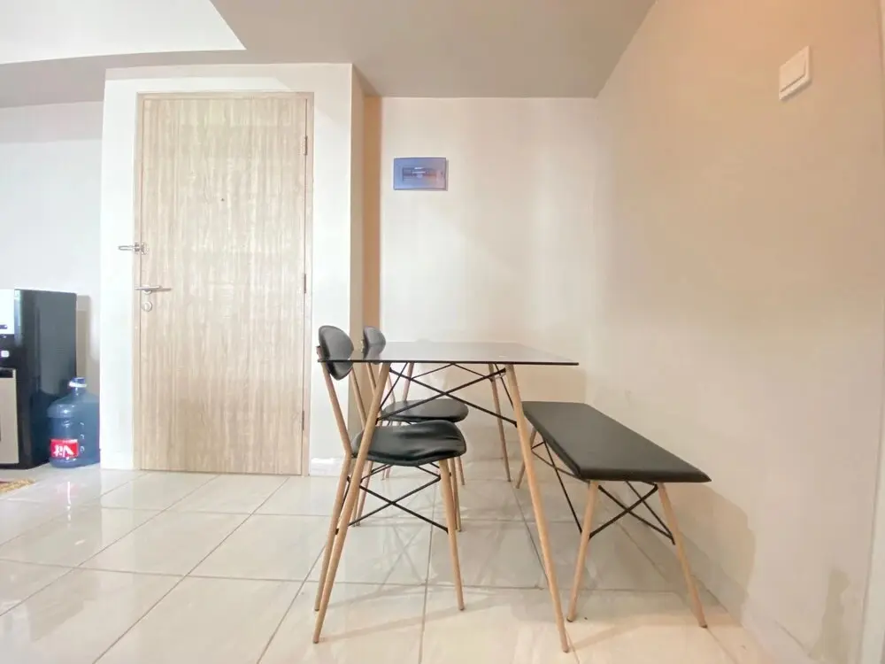 Бандунг: Comfy 2BR Apartment at Newton Residence near Tol Buah Batu
