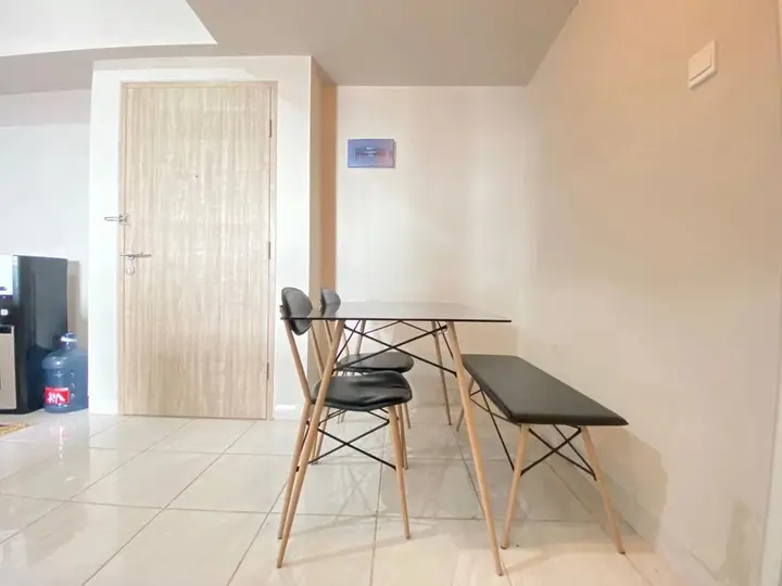 Бандунг: Comfy 2BR Apartment at Newton Residence near Tol Buah Batu