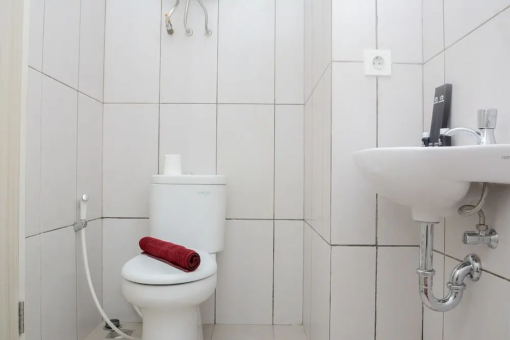 Бекаси: Well Appointed Studio at Grand Kamala Lagoon Apartment